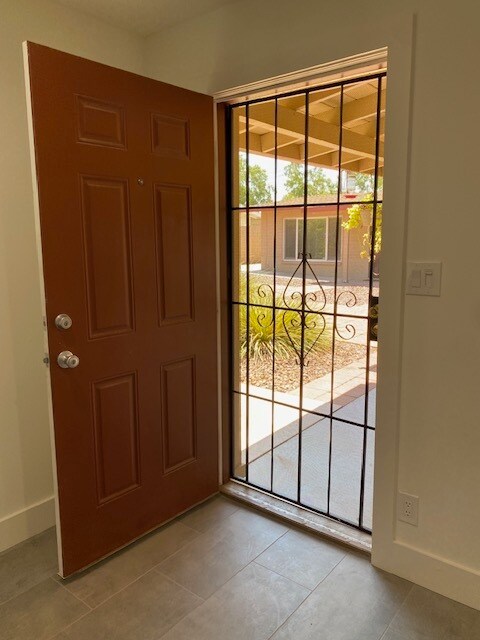 Foto del edificio - 3623 E Glenrosa Ave