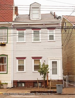 Building Photo - 138 S 24th St