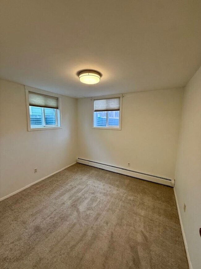 Foto del edificio - 2 Bedroom 1 Bathroom Apartment