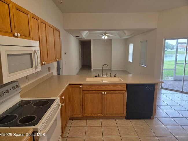 Foto del edificio - 5220 Somerville Dr