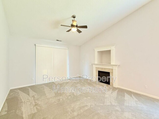 Foto del edificio - 8019 NE 22nd St