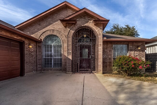 Building Photo - 312 Cambridge Loop