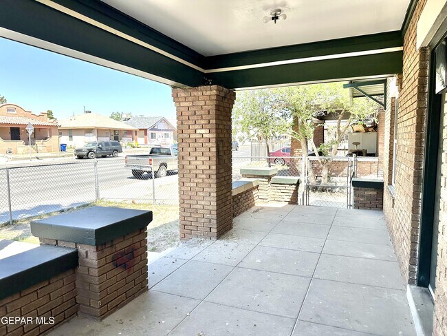 Foto del edificio - 3312 Montana Ave