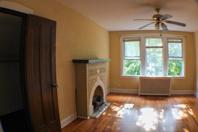 Foto del edificio - 2849 N Linder Ave