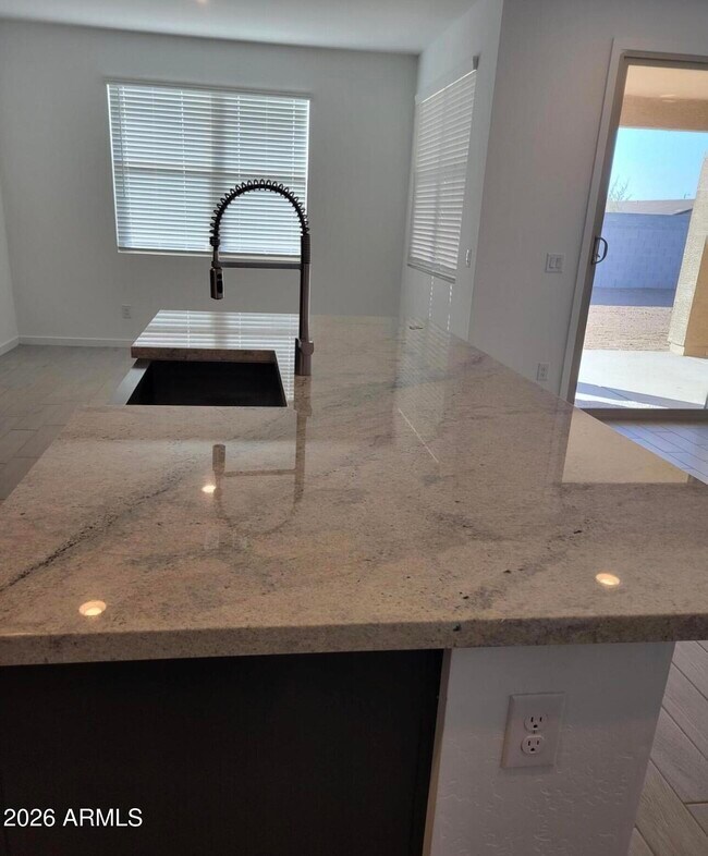 Foto del edificio - 37100 N Rhinelander Dr