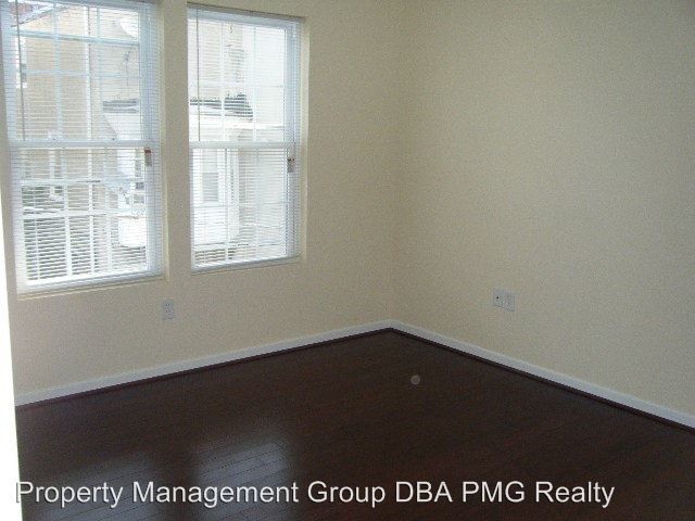Building Photo - 569 N 20th St