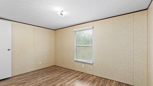 Building Photo - 91 Maple Ln