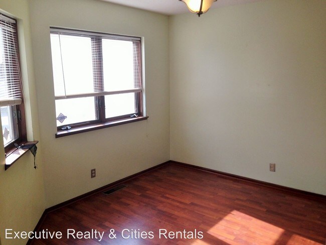 Building Photo - 2 br, 1 bath House - 3503 Clinton Ave