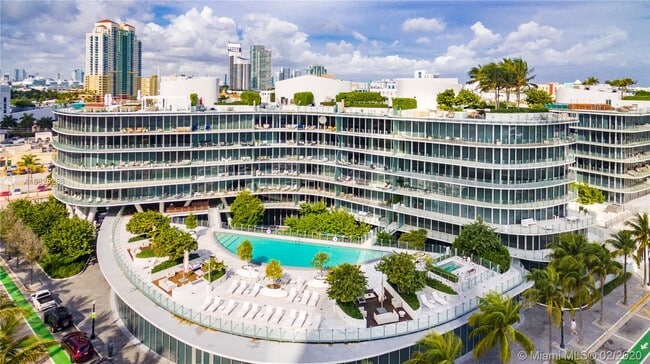 Building Photo - 1 Collins Ave