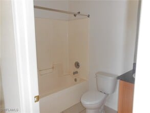 Building Photo - 4946 Golfview Blvd