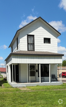 Building Photo - 613 SW Lincoln St