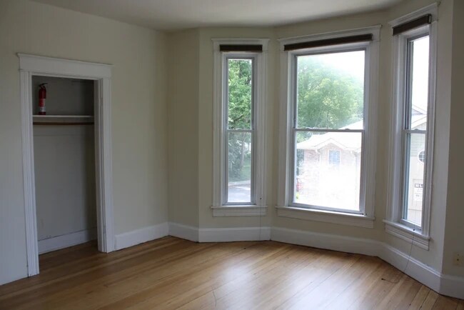 Foto del edificio - 503 E Smith Ave