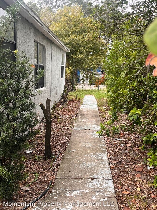 Building Photo - 2 br, 1 bath House - 1700 15th Ave S