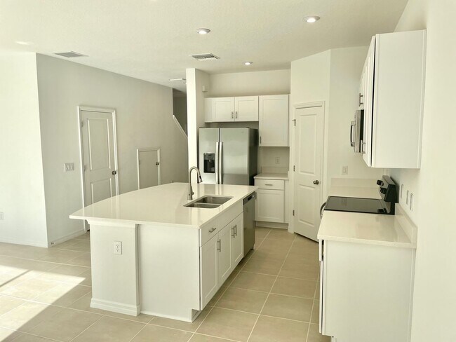 Building Photo - 3 Bedroom , 2.5 Bathroom For Rent By Owner