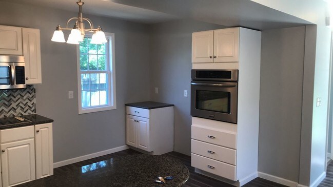 Building Photo - 3 Bedroom 2 Bath Duplex in Lebanon
