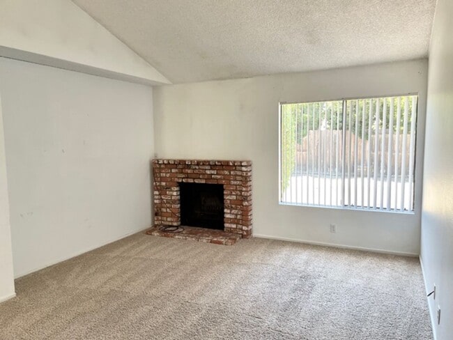 Foto del edificio - 1388 Cavalier Ln