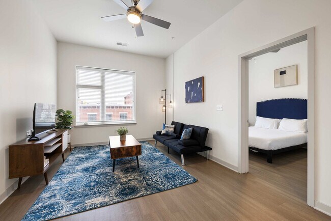 Foto del edificio - 633 E Main St