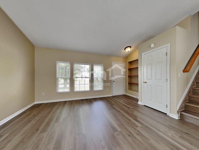 Foto del edificio - 161 Lakeview Dr