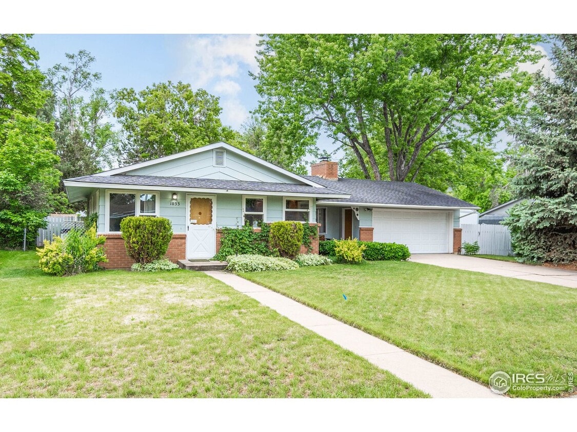 Primary Photo - 1033 Briarwood Rd