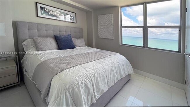 Foto del edificio - 5701 Collins Ave