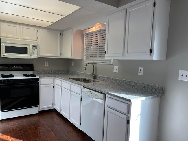 Building Photo - 2332 Gavinley Way