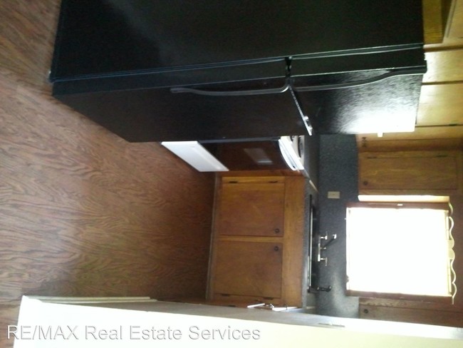 Building Photo - 3 br, 1.5 bath House - 4875 Camellia