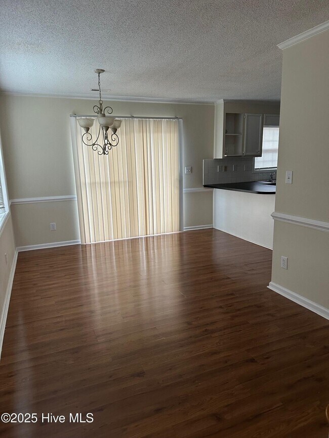 Foto del edificio - 3959 Sterling Pointe Dr