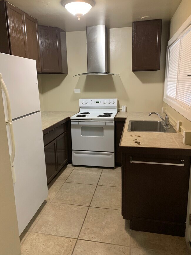 302 Ocean Ave Unit 3, Monterey, CA 93940 Rentals in Monterey at 302