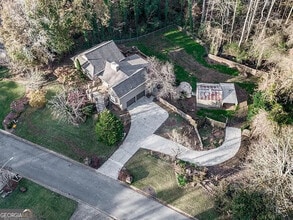 Building Photo - 2189 Chartwell Dr