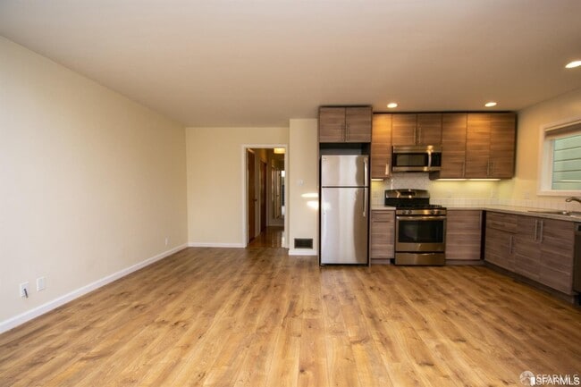 Building Photo - 1544 Dolores St