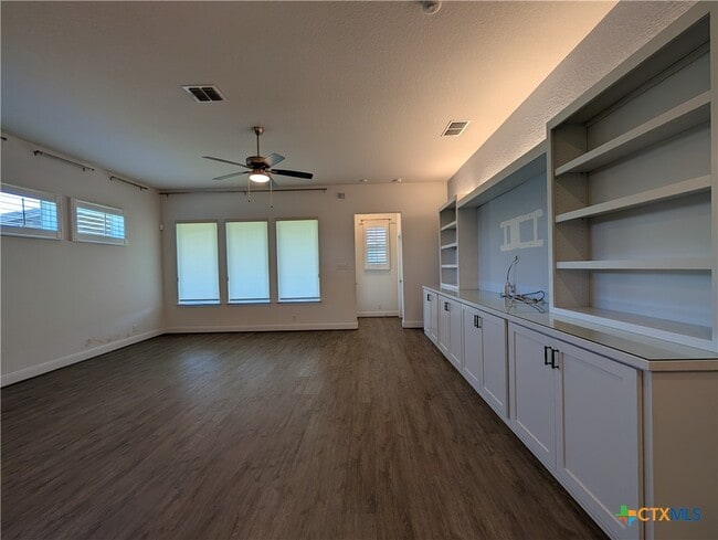 Building Photo - 2935 Aller