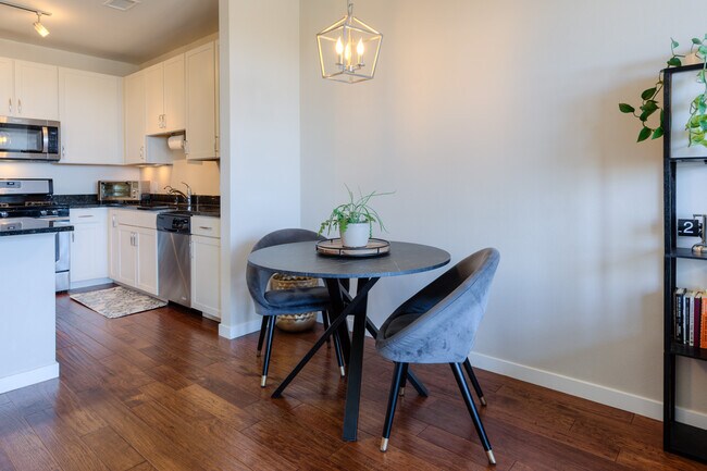 Building Photo - 13598 Via Varra