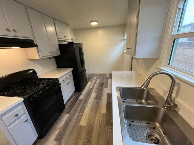 Foto del edificio - 408 W El Camino St