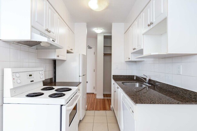 Building Photo - Emerald Terrace