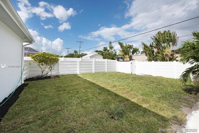 Foto del edificio - 4601 W Park Rd