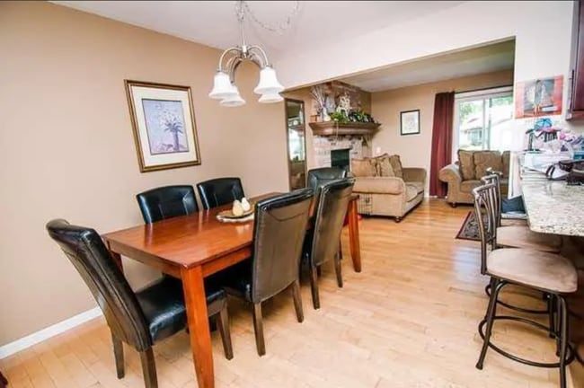 Foto del edificio - 7302 Gladstone Dr