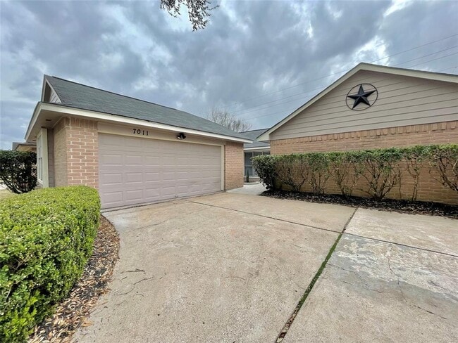 Building Photo - 7011 Brockington Dr