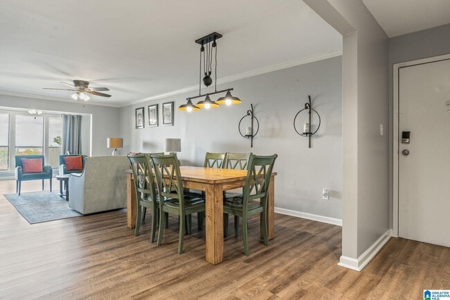 Building Photo - 1909 16th Ave S