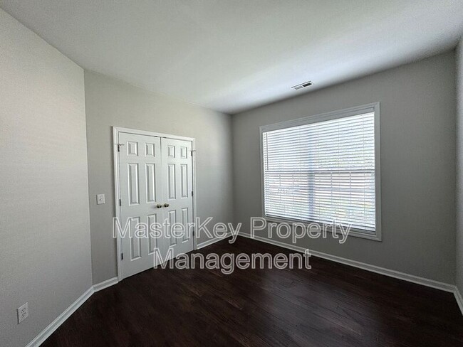 Foto del edificio - 204 Straywhite Ave