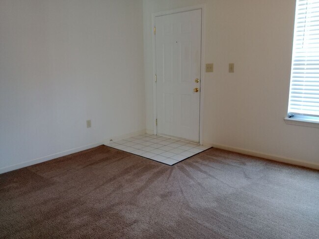 Foto del edificio - 210-210 Nikki Way