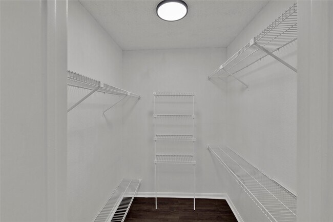 Foto del edificio - 2830 S Bartell Dr