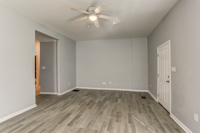 Large Living Area with High Ceilings - 1928 Southern Ave