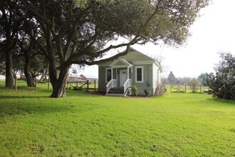 Building Photo - 121 McBrown Rd