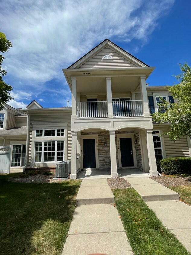 18104 Addington Dr Unit 18104, Commerce Township, MI 48390 Condo for