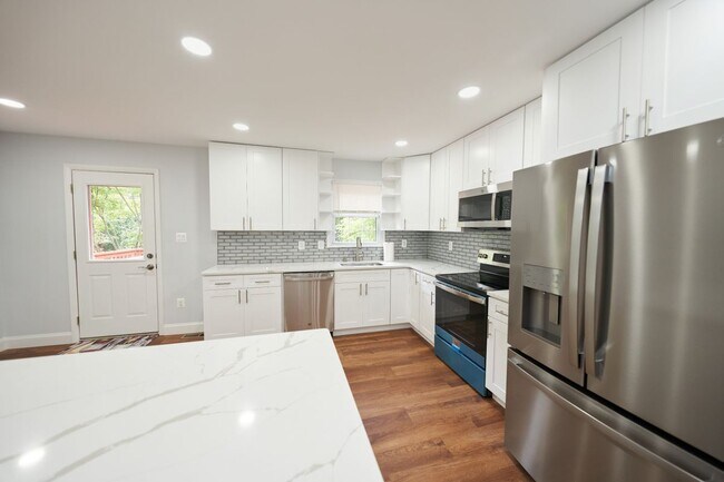 Foto del edificio - 9900 Kingsbridge Dr
