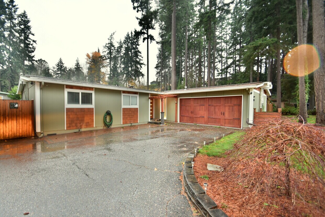 Primary Photo - 1437 NW 205th St
