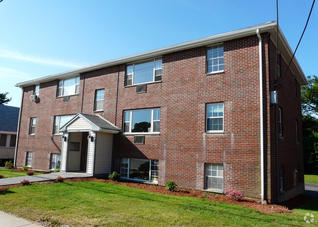 Building Photo - 475 Sea St