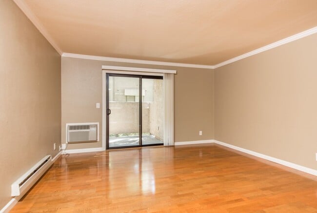 Foto del edificio - 2250 Monroe St