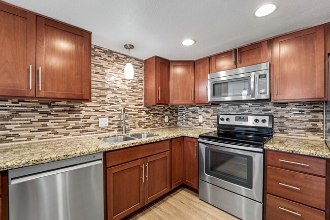 Building Photo - 7850 E Camelback Rd