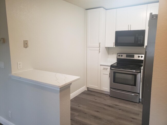 Building Photo - 3860 Coral Tree Cir